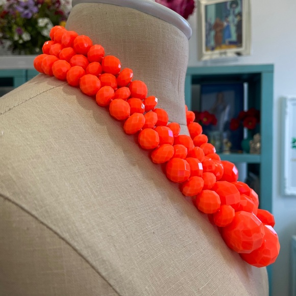 Rare & HTF Kate Spade Give It A Swirl Triple Strand Necklace in Surprise Coral - Picture 10 of 10
